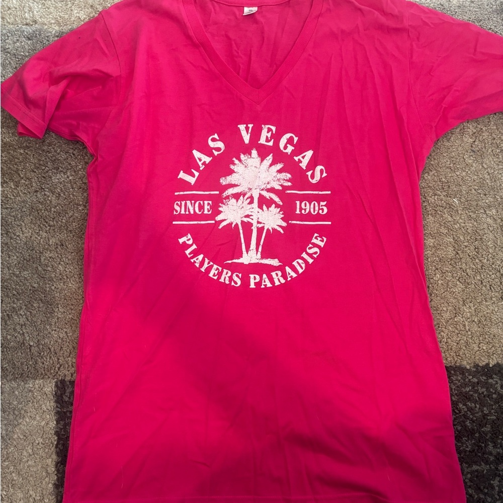 Las Vegas Players Paradise Short Sleeve V-Neck Tee - Pink